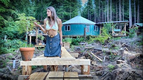 Nicolle Off Grid